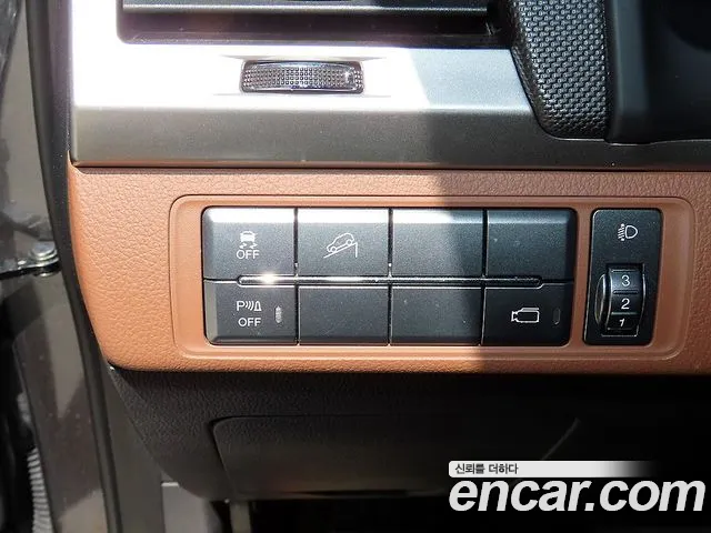 KG_Mobility_Ssangyong Rexton 2018 thumb 10