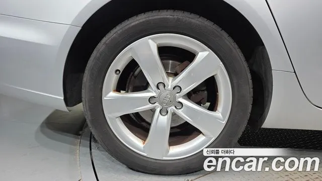 Audi A6 2014 thumb 5