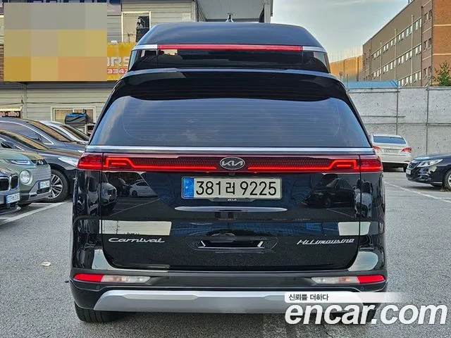 Kia Carnival 2021 thumb 4