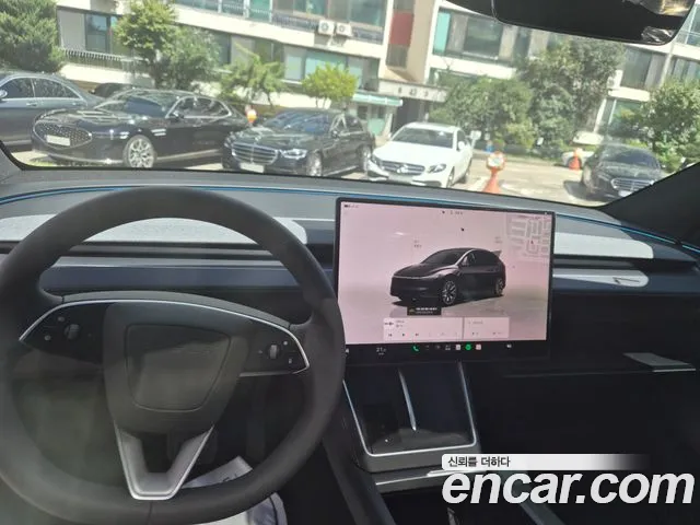 Tesla Model Y 2026 thumb 8
