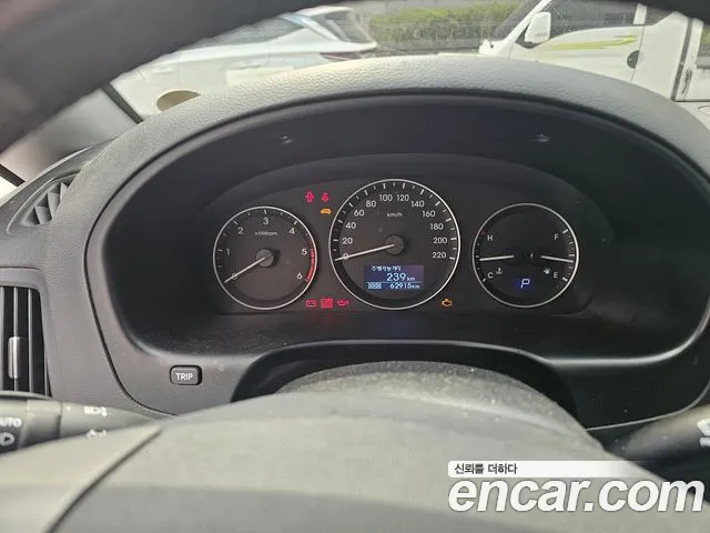 Hyundai Starex 2019 thumb 8