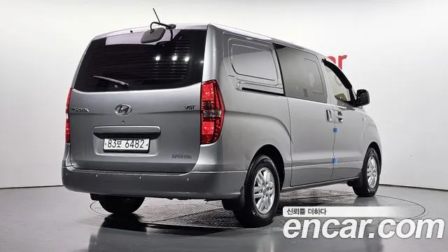 Hyundai Starex 2017 thumb 2