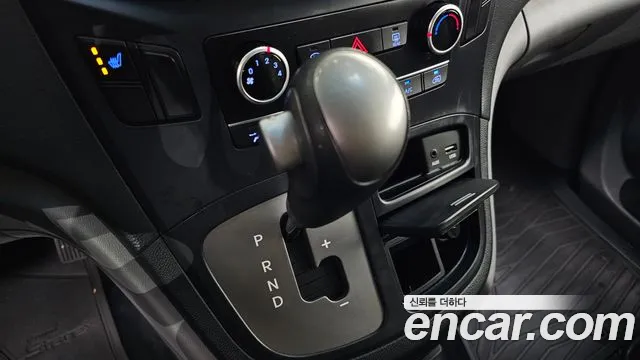 Hyundai Starex 2017 thumb 9