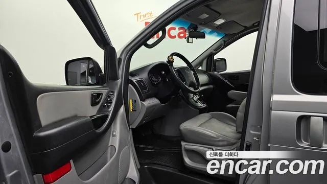 Hyundai Starex 2017 thumb 10