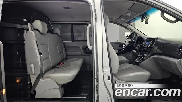 Hyundai Starex 2017 thumb 12