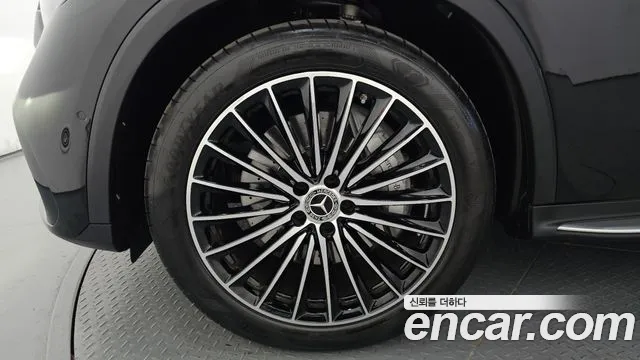 Mercedes-Benz GLC 2024 thumb 4