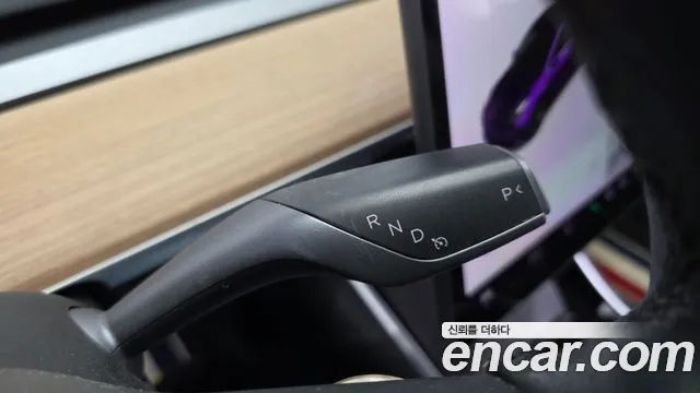 Tesla Model 3 2020 thumb 9