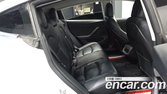 Tesla Model 3 2020 thumb 12
