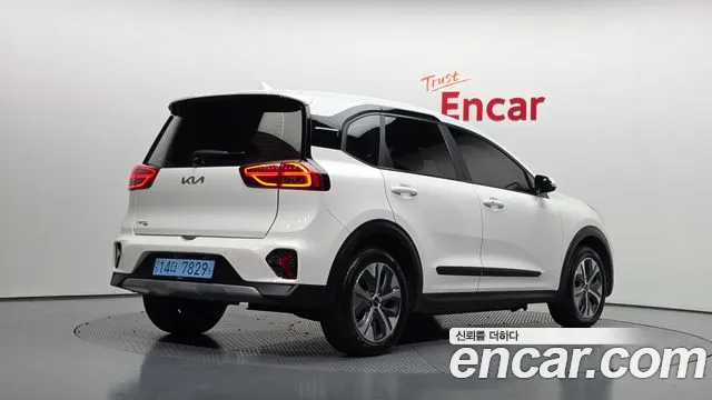 Kia Niro 2022 thumb 2