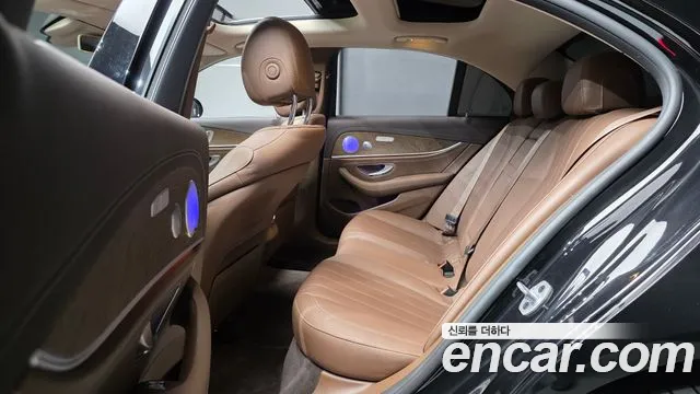 Mercedes-Benz E-Класс 2019 thumb 12