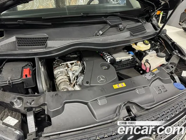 Mercedes-Benz V-Class 2025 thumb 7