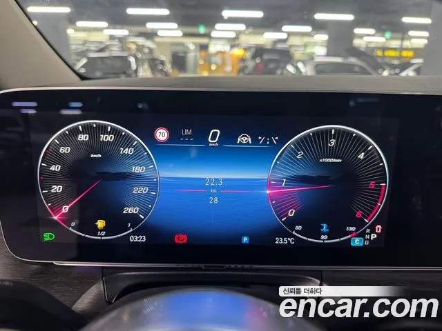 Mercedes-Benz V-Class 2025 thumb 10