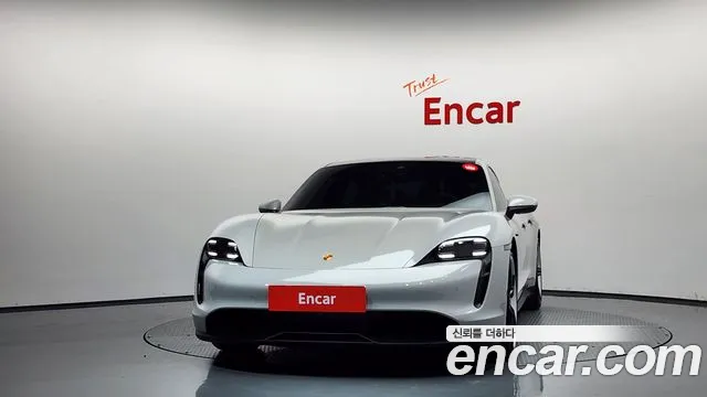 Porsche Taycan 2022 thumb 3