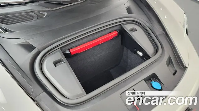 Porsche Taycan 2022 thumb 6