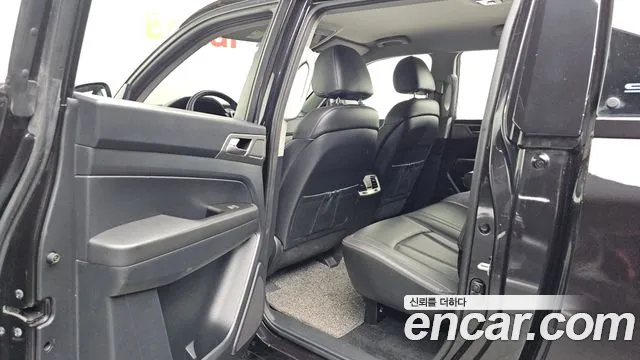 KG_Mobility_Ssangyong Rexton 2018 thumb 11