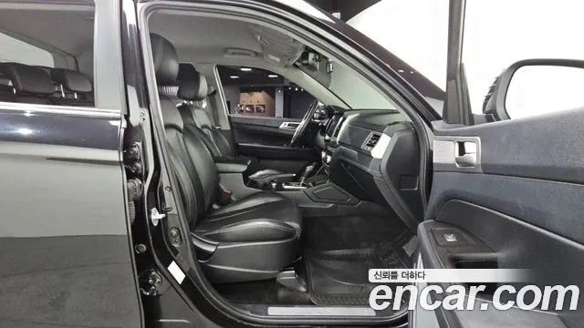 KG_Mobility_Ssangyong Rexton 2018 thumb 12
