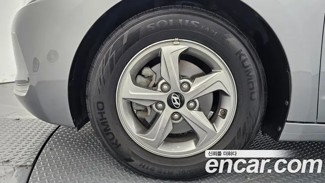 Hyundai Avante 2017 thumb 4