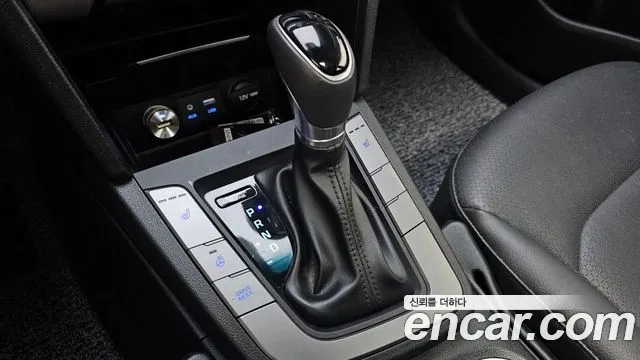 Hyundai Avante 2017 thumb 8