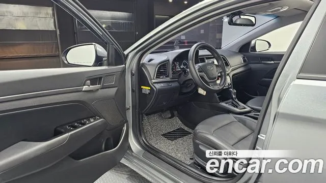 Hyundai Avante 2017 thumb 9