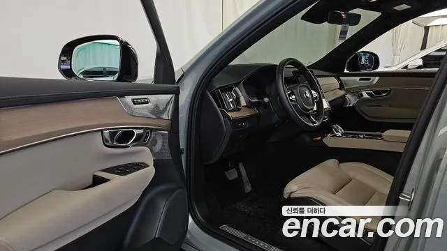 Volvo XC90 2025 thumb 10