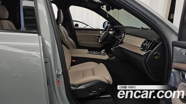 Volvo XC90 2025 thumb 11