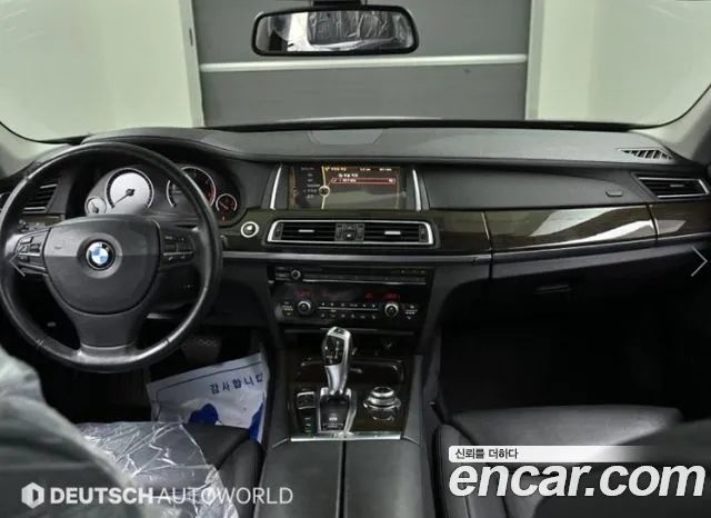 BMW 7-Series 2011 thumb 7