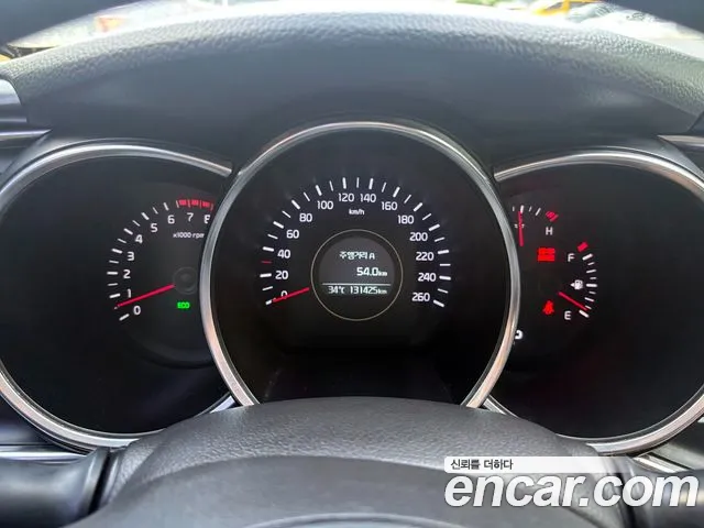 Kia K5 2013 thumb 8
