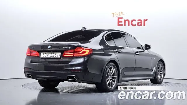 BMW 5-Series 2018 thumb 2