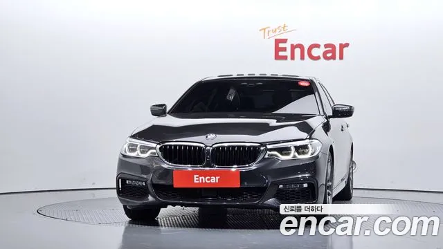 BMW 5-Series 2018 thumb 3