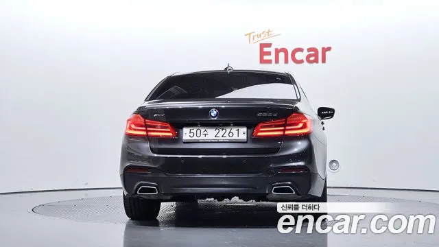 BMW 5-Series 2018 thumb 4