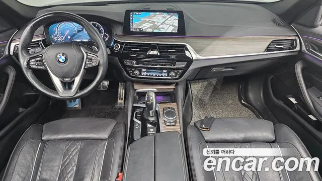 BMW 5-Series 2018 thumb 7