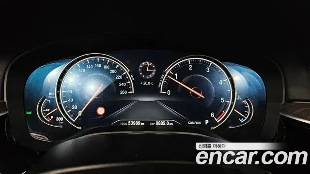 BMW 5-Series 2018 thumb 8