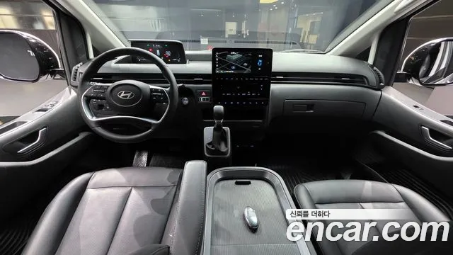 Hyundai Staria 2024 thumb 7