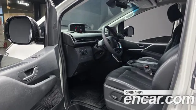 Hyundai Staria 2024 thumb 10