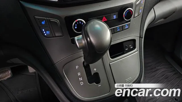 Hyundai Starex 2017 thumb 9
