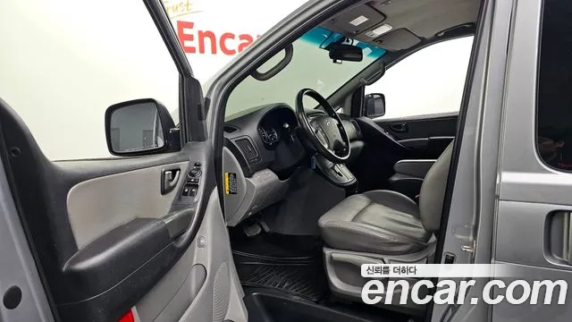 Hyundai Starex 2017 thumb 10