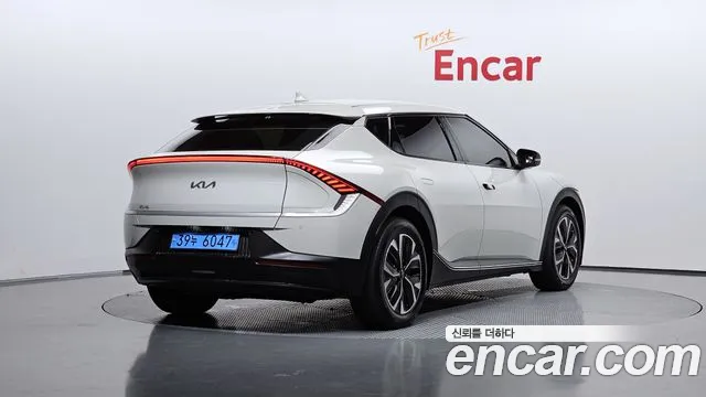 Kia EV6 2021 thumb 2