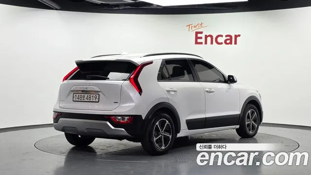 Kia Niro 2022 thumb 2
