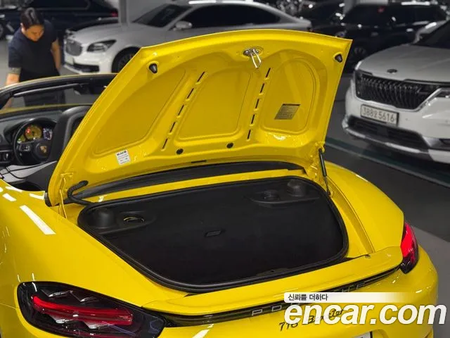 Porsche Cayman 2019 thumb 6