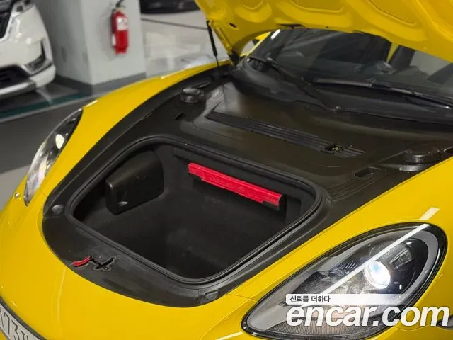 Porsche Cayman 2019 thumb 7