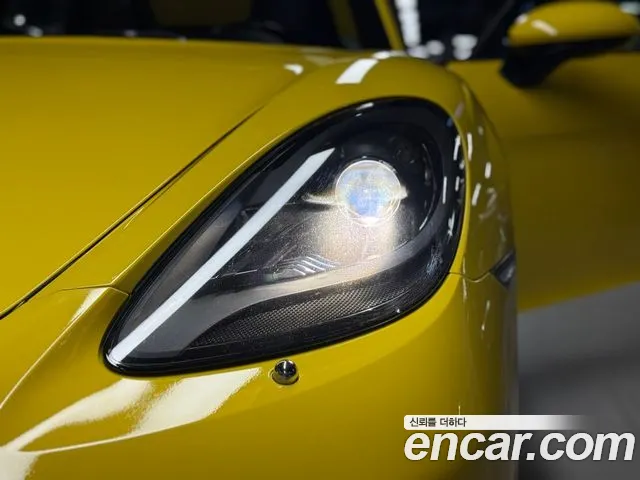 Porsche Cayman 2019 thumb 8