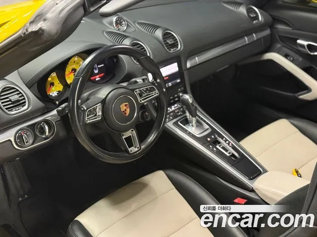 Porsche Cayman 2019 thumb 10