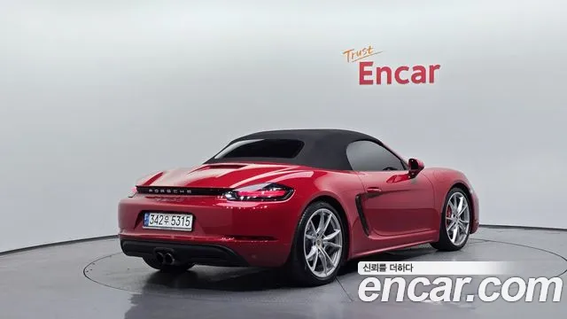 Porsche Cayman 2020 thumb 2