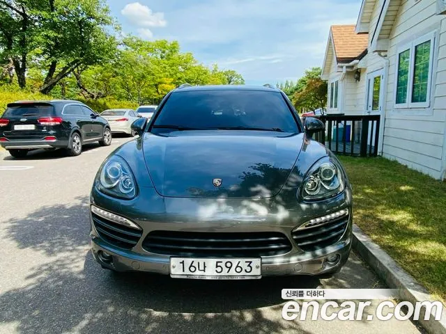 Porsche Cayenne 2012 thumb 2