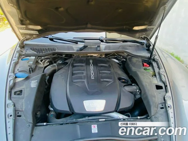 Porsche Cayenne 2012 thumb 8