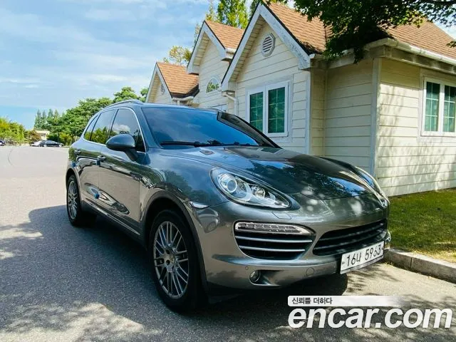 Porsche Cayenne 2012 thumb 11
