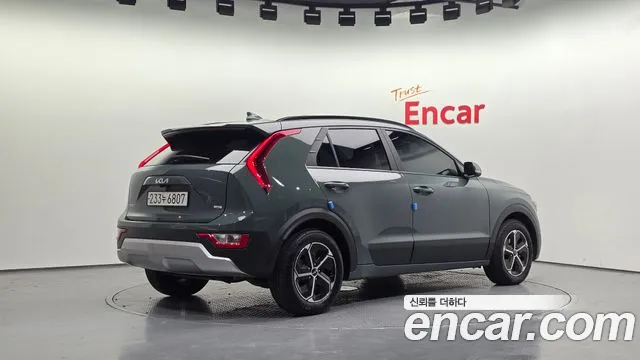 Kia Niro 2024 thumb 2