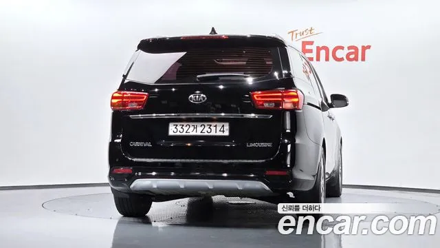 Kia Carnival 2018 thumb 3