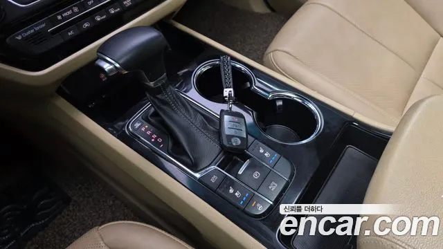 Kia Carnival 2018 thumb 8