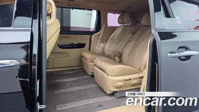 Kia Carnival 2018 thumb 10